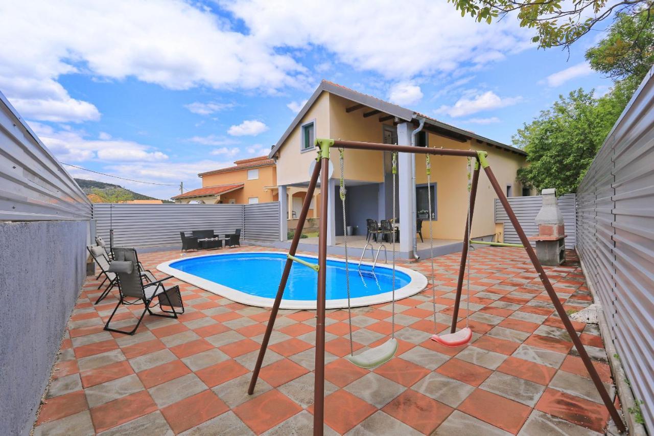 Holiday Home Lucija Свети-Филип-и-Яков Экстерьер фото